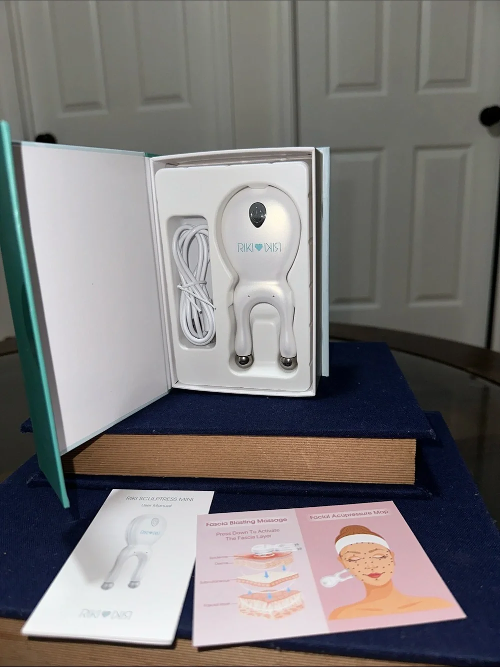 RIKI Sculptress Mini Facial Gua Sha Tool - Light Pink